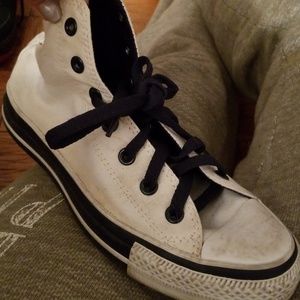 Used White & Navy Blue Converse